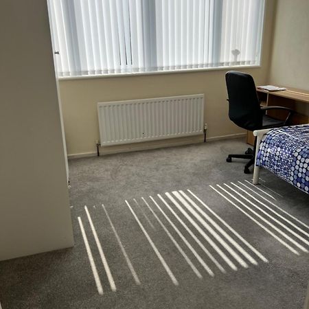 Share House Villa Runcorn Bagian luar foto